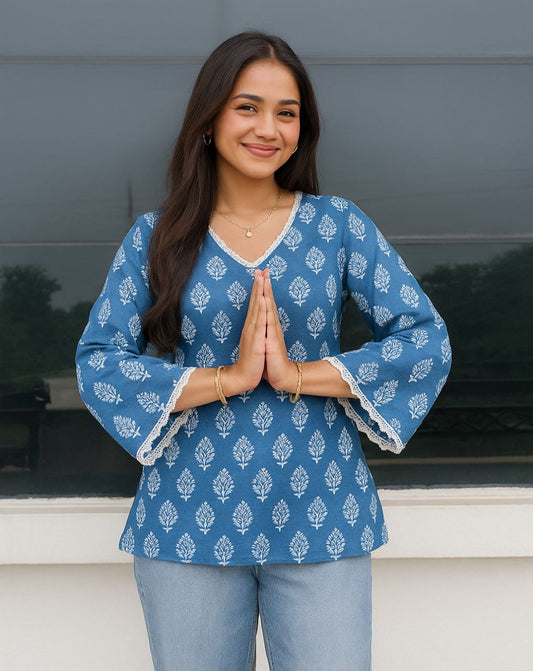 Pyari pani V-neck