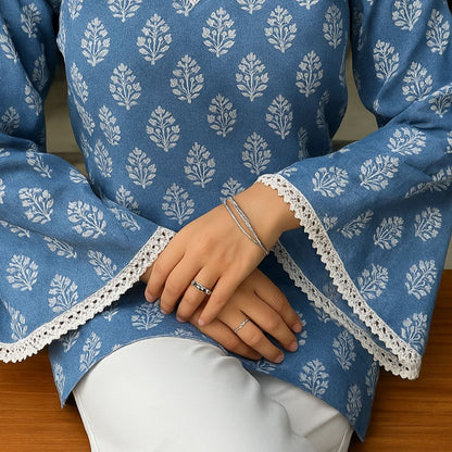 Pyari pani V-neck