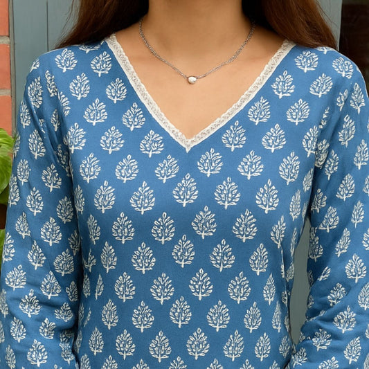 Pyari pani V-neck